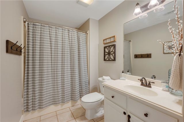 5305 Winchester Drive, Bryan, TX 77802