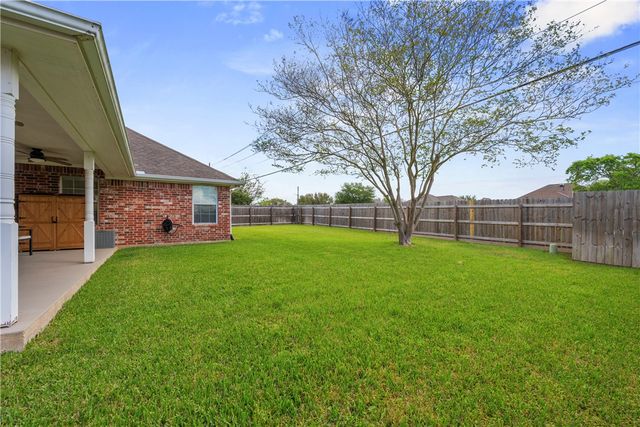 5305 Winchester Drive, Bryan, TX 77802
