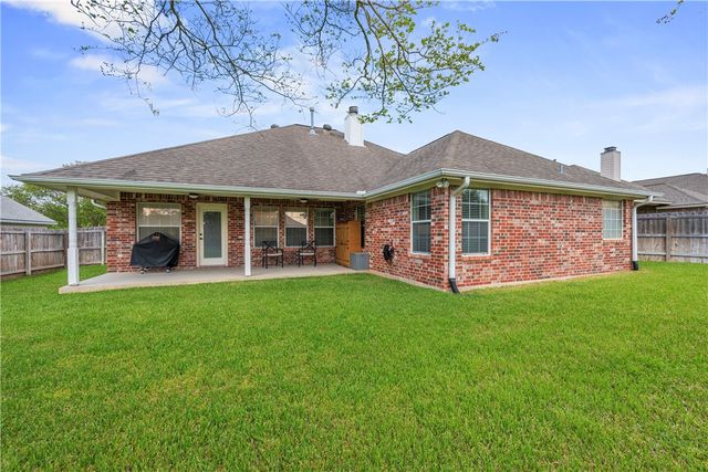 5305 Winchester Drive, Bryan, TX 77802