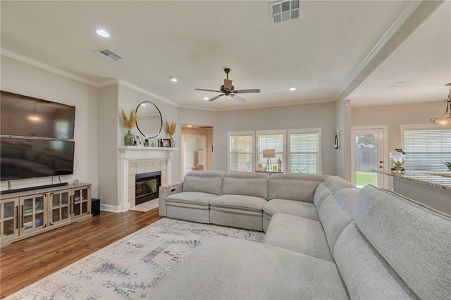 5305 Winchester Drive, Bryan, TX 77802