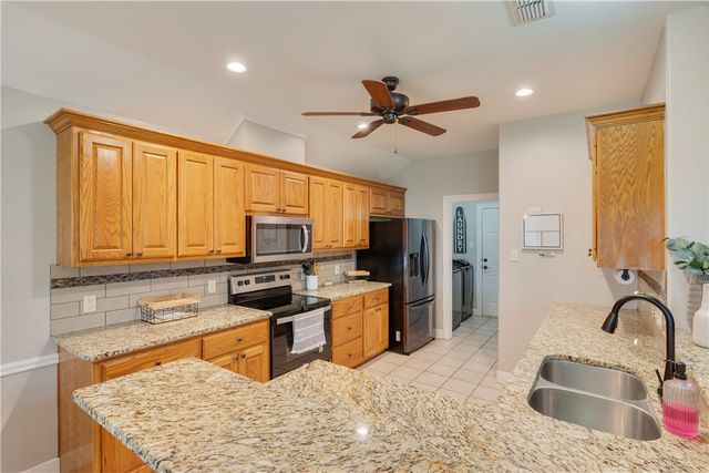 5305 Winchester Drive, Bryan, TX 77802