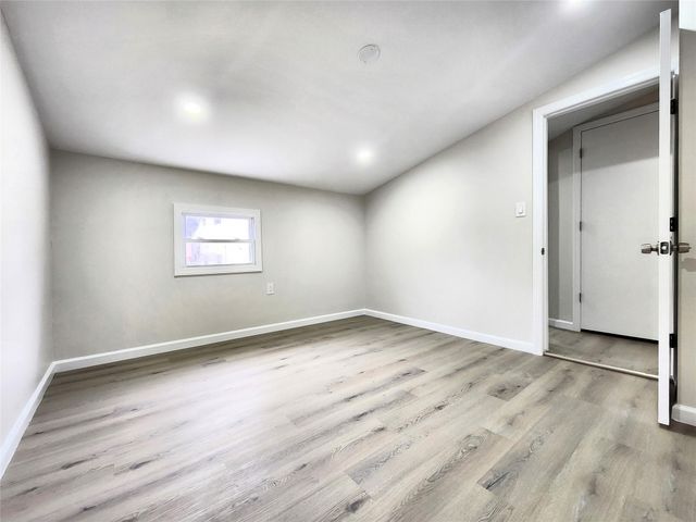 24 WAYNE STREET, Staten Island, NY 10310