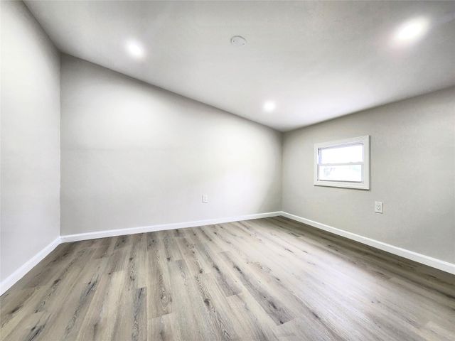 24 WAYNE STREET, Staten Island, NY 10310