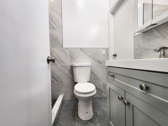 24 WAYNE STREET, Staten Island, NY 10310