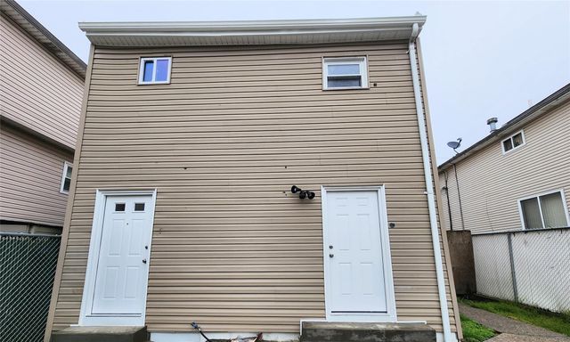 24 WAYNE STREET, Staten Island, NY 10310