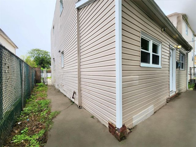 24 WAYNE STREET, Staten Island, NY 10310