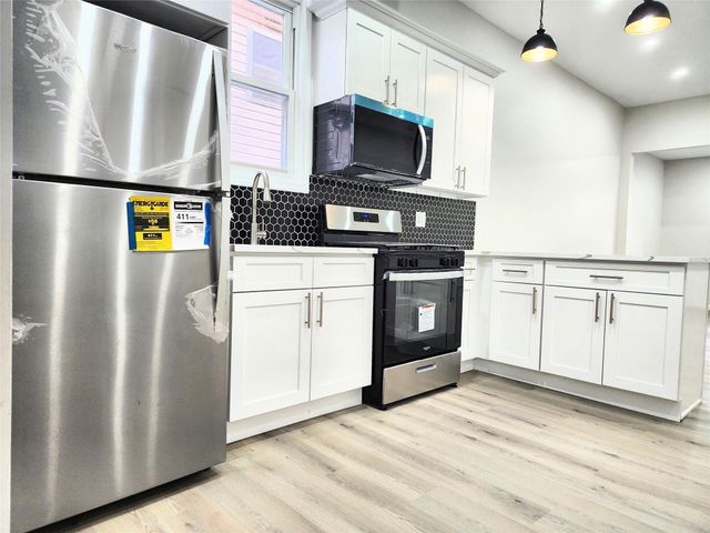 24 WAYNE STREET, Staten Island, NY 10310