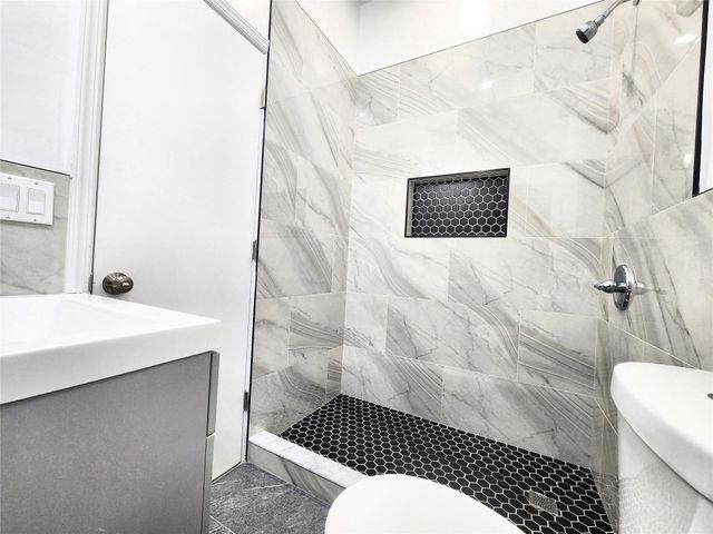 24 WAYNE STREET, Staten Island, NY 10310