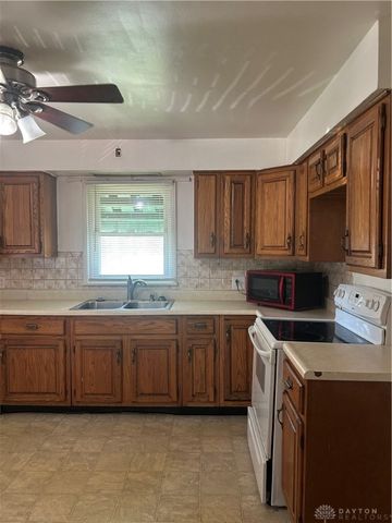 3231 Harvard Boulevard, Dayton, OH 45406