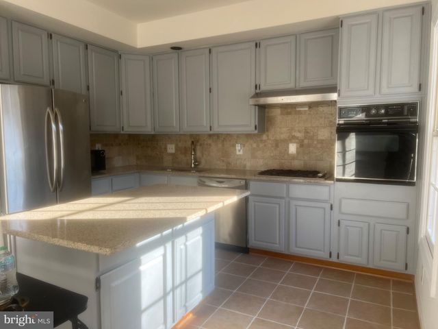 15722 CHERRY BLOSSOM LN, North Potomac, MD 20878