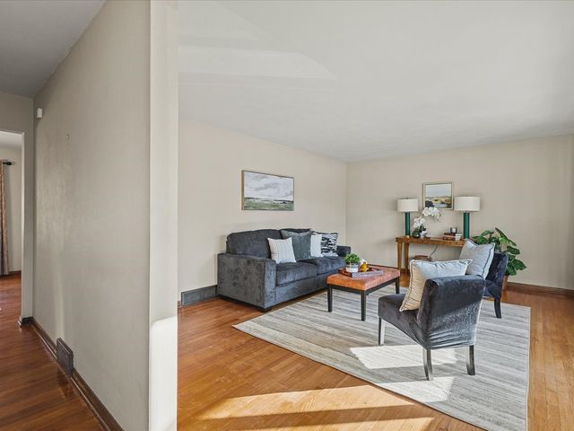 4616 Lanewood Drive, Rockford, IL 61108