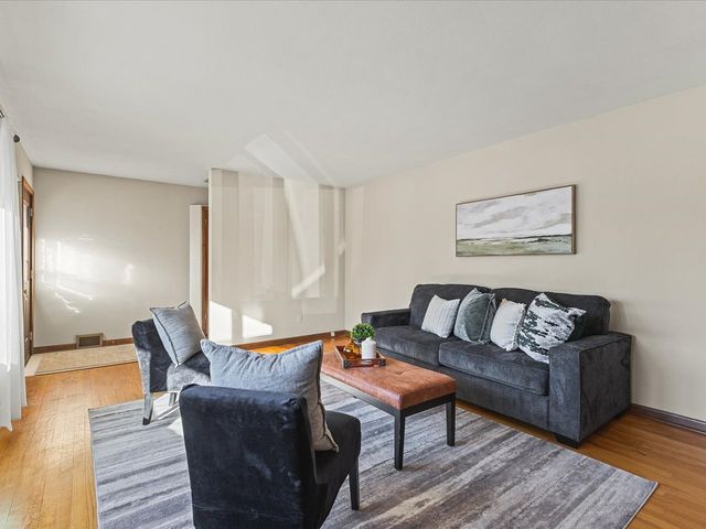 4616 Lanewood Drive, Rockford, IL 61108