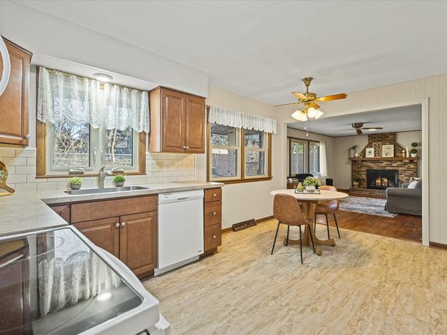 4616 Lanewood Drive, Rockford, IL 61108