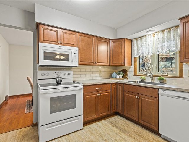 4616 Lanewood Drive, Rockford, IL 61108