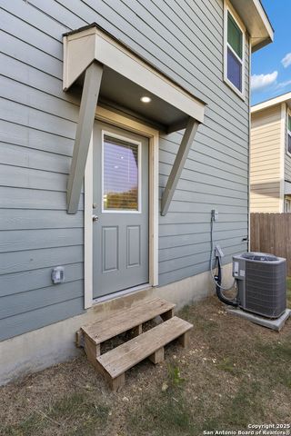 7356 Misty Ridge Dr Apt 13, Converse, TX 78109