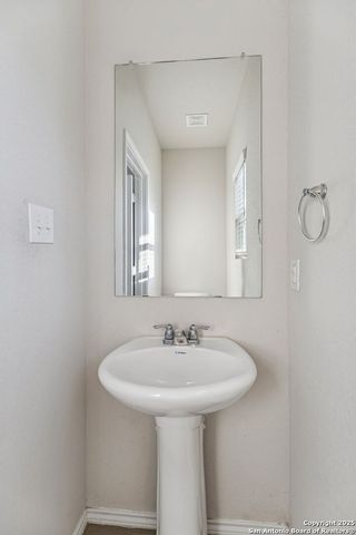 7356 Misty Ridge Dr Apt 13, Converse, TX 78109