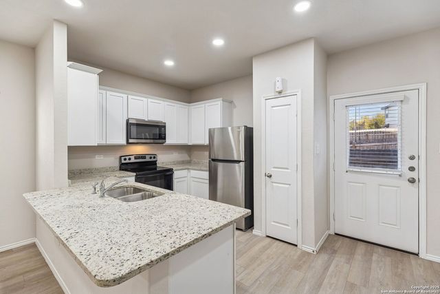 7356 Misty Ridge Dr Apt 13, Converse, TX 78109