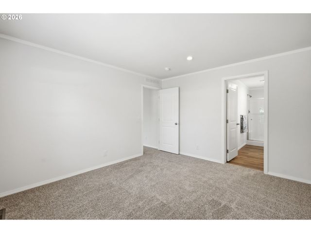 1551 A St, Springfield, OR 97477