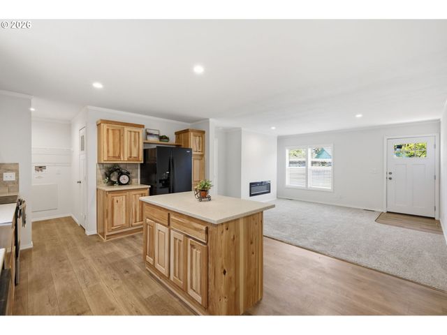 1551 A St, Springfield, OR 97477