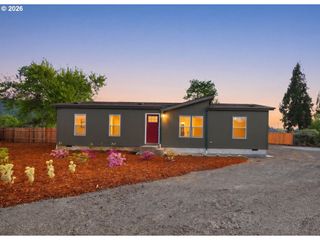 1551 A St, Springfield, OR 97477