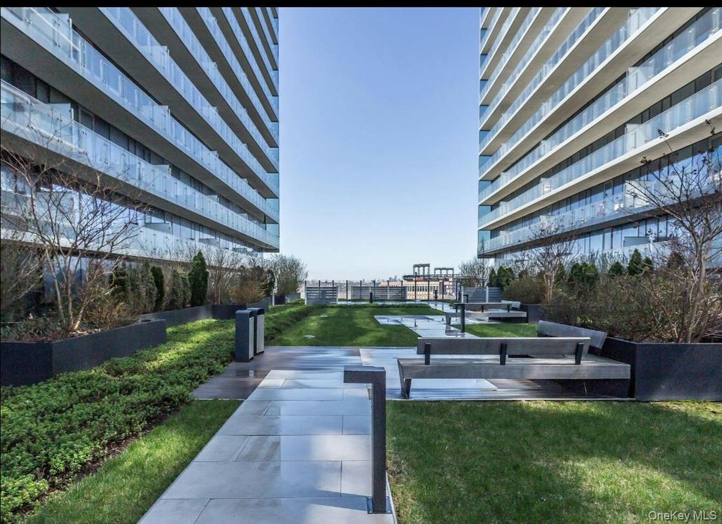 131-03 40th Road 15J, Flushing, NY 11354