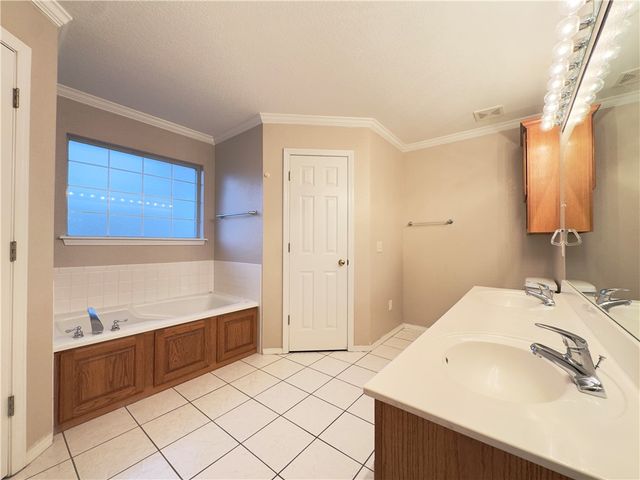 4901 Roxbury, Springdale, AR 72762