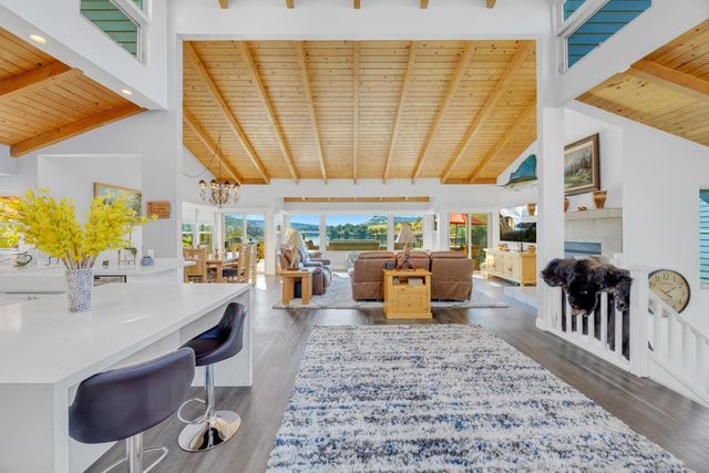 816 Foothill Rd, Copperopolis, CA 95228