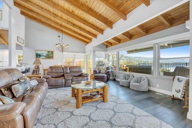 816 Foothill Rd, Copperopolis, CA 95228