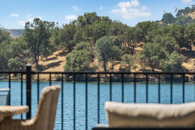 816 Foothill Rd, Copperopolis, CA 95228