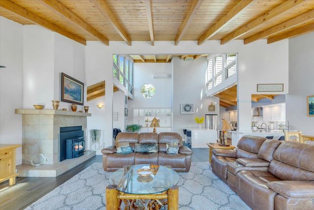 816 Foothill Rd, Copperopolis, CA 95228