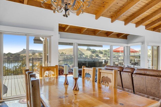 816 Foothill Rd, Copperopolis, CA 95228