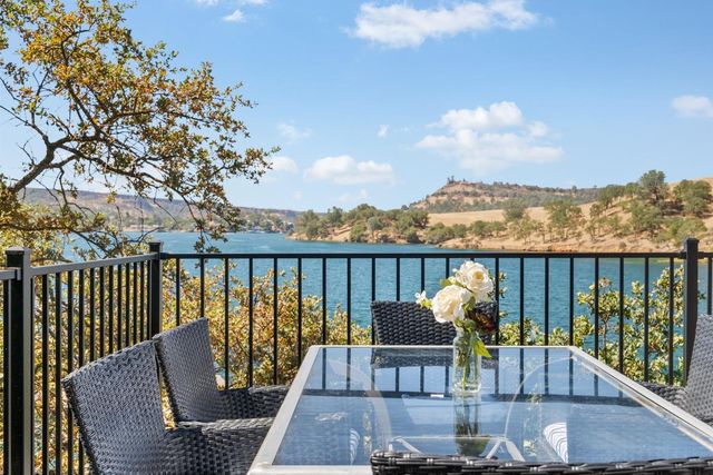 816 Foothill Rd, Copperopolis, CA 95228