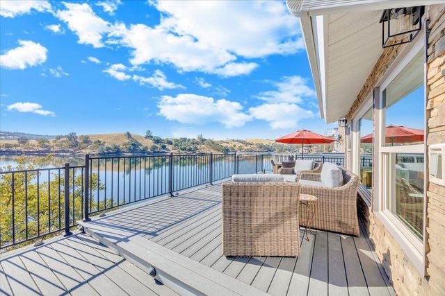 816 Foothill Rd, Copperopolis, CA 95228