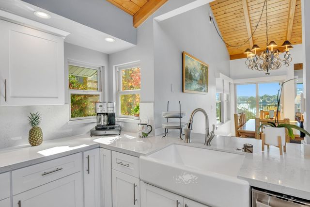 816 Foothill Rd, Copperopolis, CA 95228