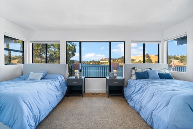 816 Foothill Rd, Copperopolis, CA 95228