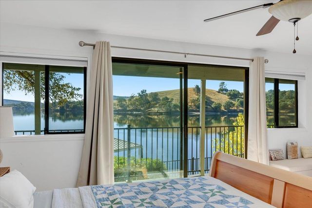 816 Foothill Rd, Copperopolis, CA 95228