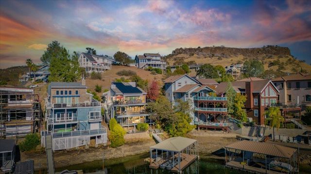 816 Foothill Rd, Copperopolis, CA 95228