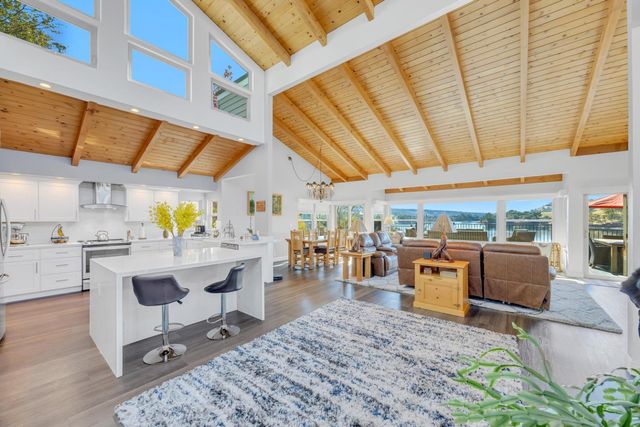 816 Foothill Rd, Copperopolis, CA 95228