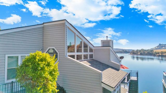 816 Foothill Rd, Copperopolis, CA 95228