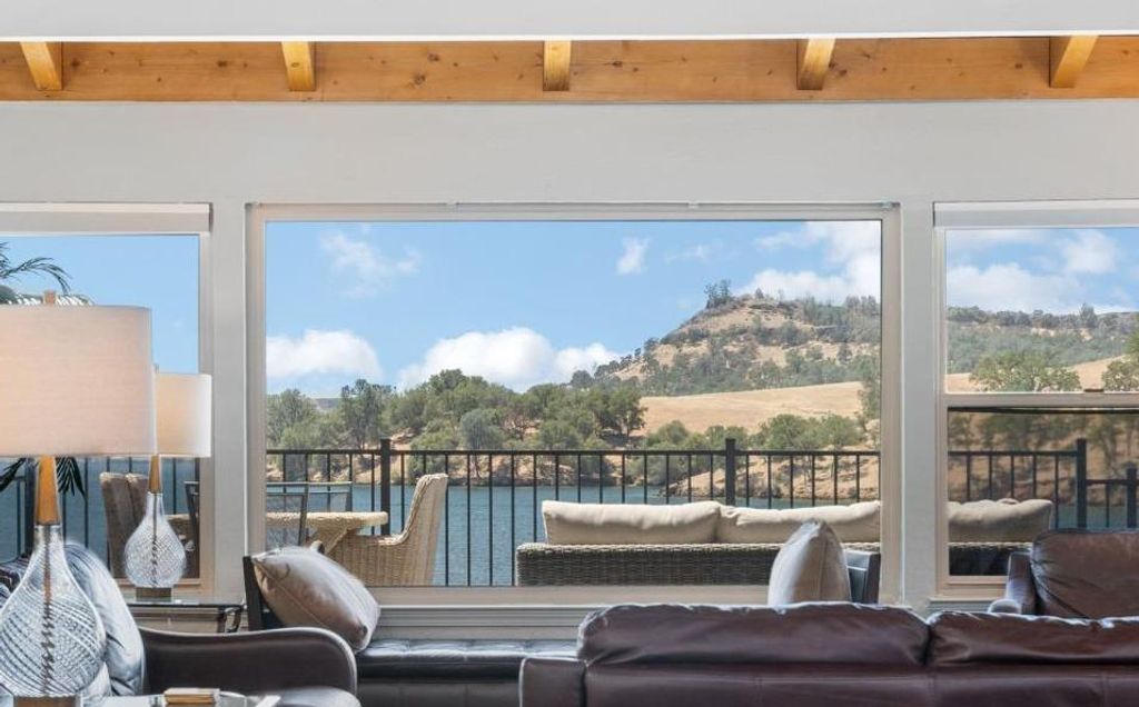 816 Foothill Rd, Copperopolis, CA 95228