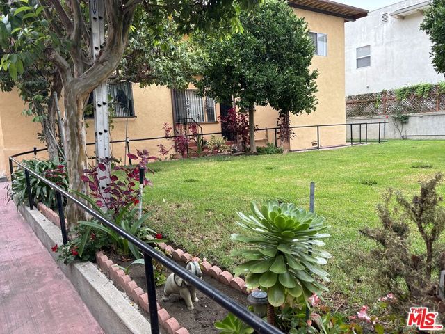 2000 Argyle Avenue, Los Angeles, CA 90068