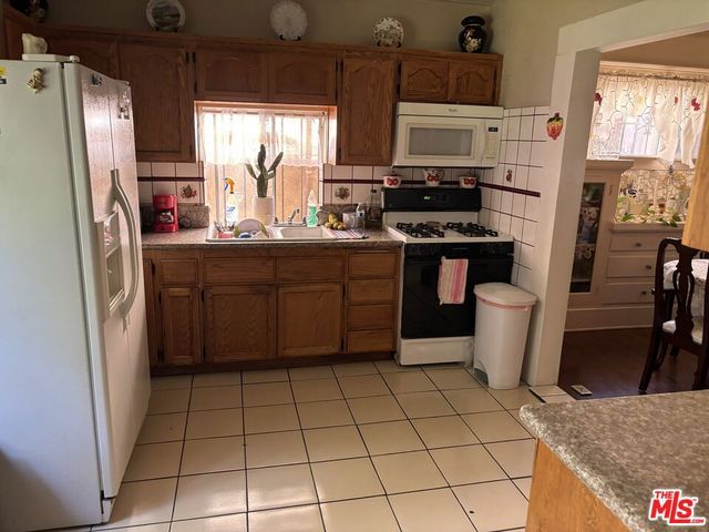 2000 Argyle Avenue, Los Angeles, CA 90068