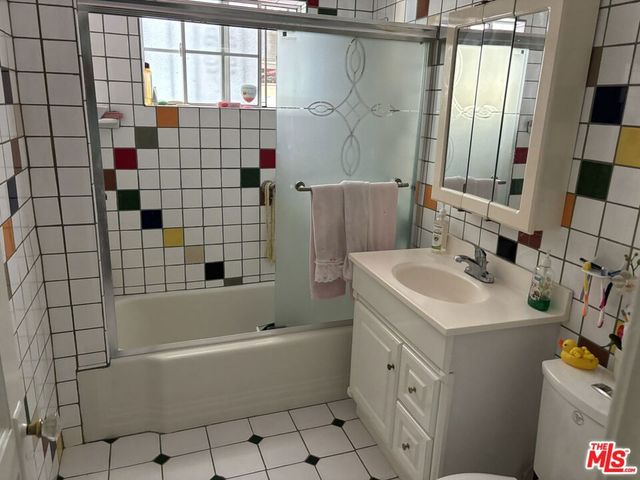 2000 Argyle Avenue, Los Angeles, CA 90068