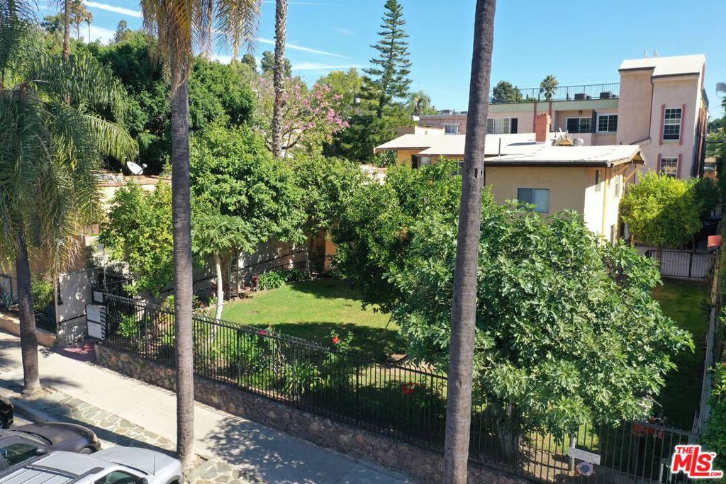 2000 Argyle Avenue, Los Angeles, CA 90068