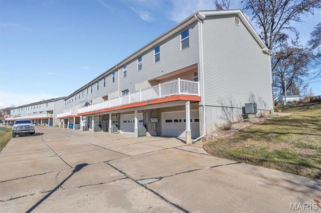 1706 N Wisteria Drive, St Charles, MO 63303