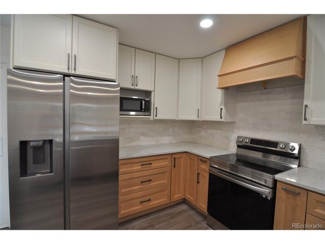 995 Oakwood Dr, Castle Rock, CO 80104