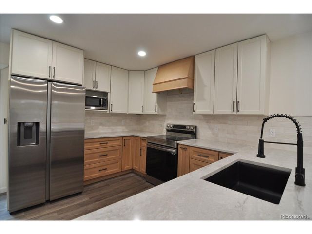 995 Oakwood Dr, Castle Rock, CO 80104