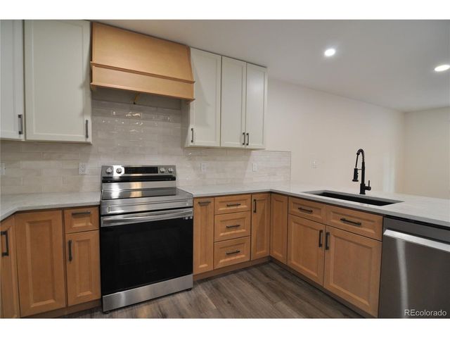 995 Oakwood Dr, Castle Rock, CO 80104