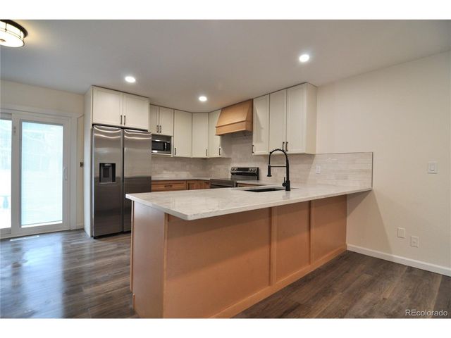 995 Oakwood Dr, Castle Rock, CO 80104