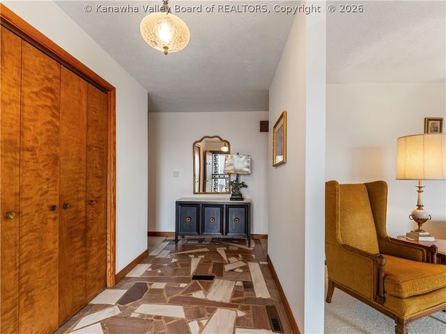 1875 Ellette Place, Charleston, WV 25311